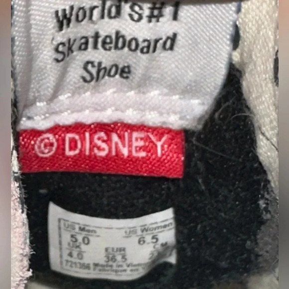Vans x Disney Size 6.5 - Picture 7 of 7